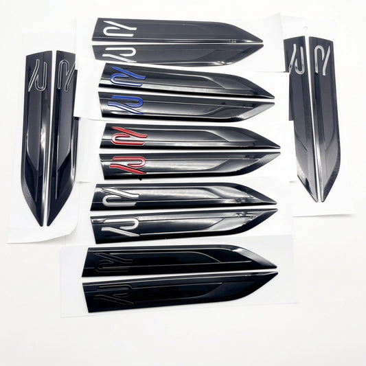 Fender Side Emblem Set – Gloss Black | VW R