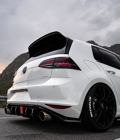 Difusor trasero con luz de freno LED | Golf 7 GTI GTD 2013-2017