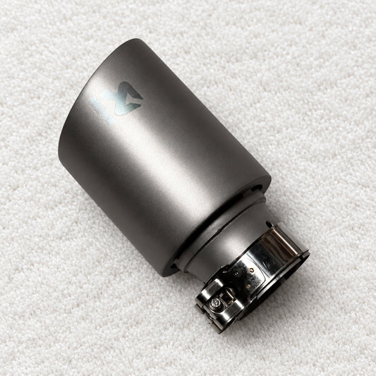 Akrapovic-Style Auspuffblende | Mattgrauer Edelstahl